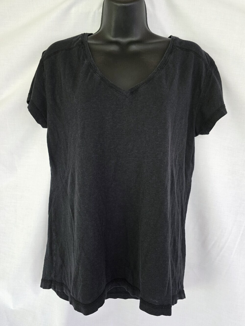Gramicci▪️V-Neck Organic Cotton/Hemp Lightweight Short Sleeve T-Shirt in Black